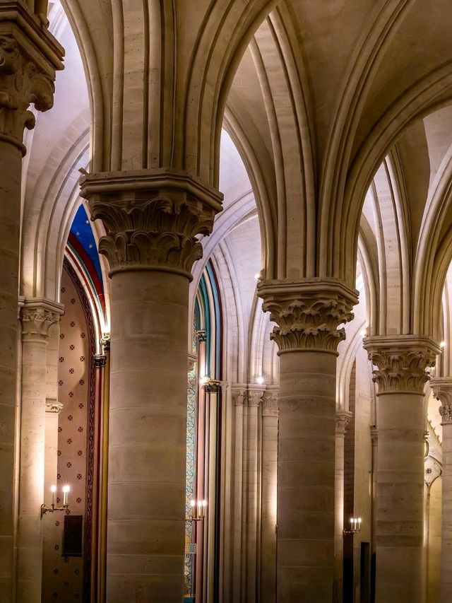 ⛪️ Notre-Dame de Paris: The Soul of Gothic Splendor on the Seine 🕯🇫🇷