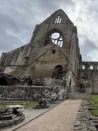 The Monumental Tintern Abbey, How Can A Ruin Be So Mesmerising?!
