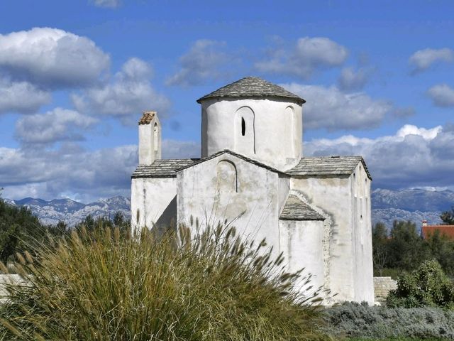 Nin (Croatia) averages 9°C in November 🍁