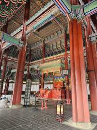 Seoul in Autumn: A Kaleidoscope of Colors 🇰🇷  