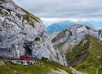 Explore the most beautiful peaks of the Swiss Alps 🇨🇭.