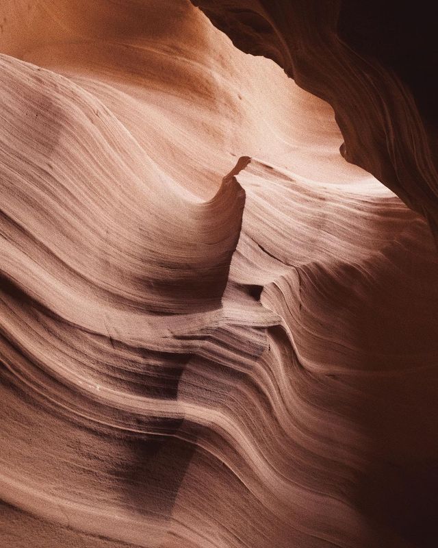 Awe-Struck by Nature's Beauty: Unveiling the Wonders of Antelope Canyon 🌄🏜️