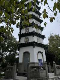 玄武湖深處遇見神秘喇嘛廟和白塔