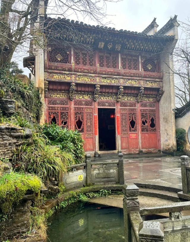三月賞花去篁嶺，萬畝油菜花海