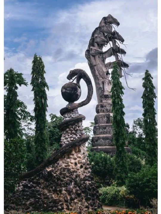 Come to the Sarawak Cave Sculpture Park 🏞😁