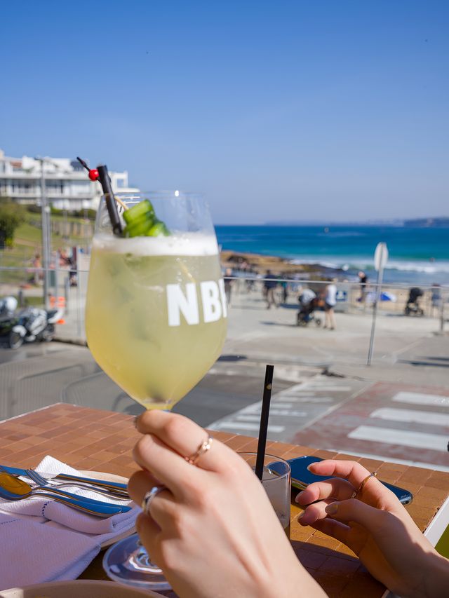 This Sydney coastal walk traverses six eastern beaches🏖️ in the region.