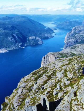 Norway and Iceland 17-Day Deep Tour (Pulpit Rock Hiking)