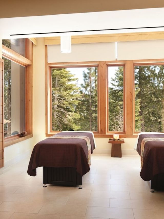 🏔️ Luxe Lake Tahoe Escapes: Ski, Dine & Unwind 🛎️