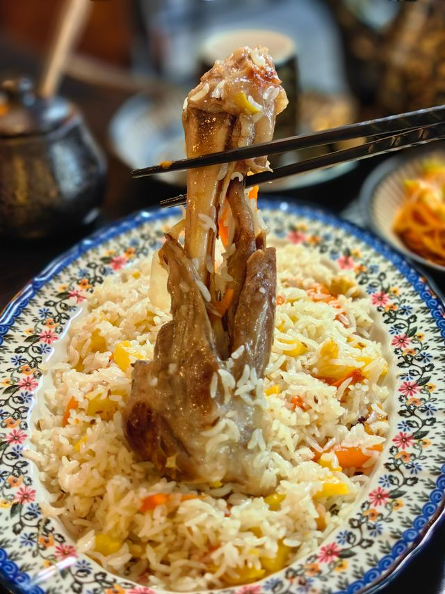 上海寶藏泰國餐廳！菠蘿炒飯讚不絕口。