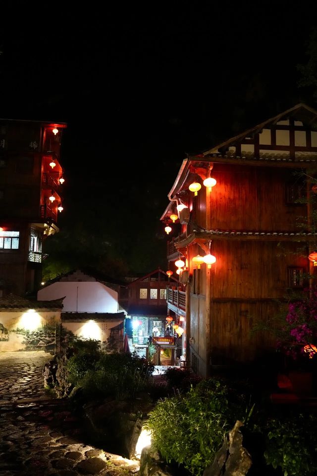 曲折的傍水老街 時光漫步