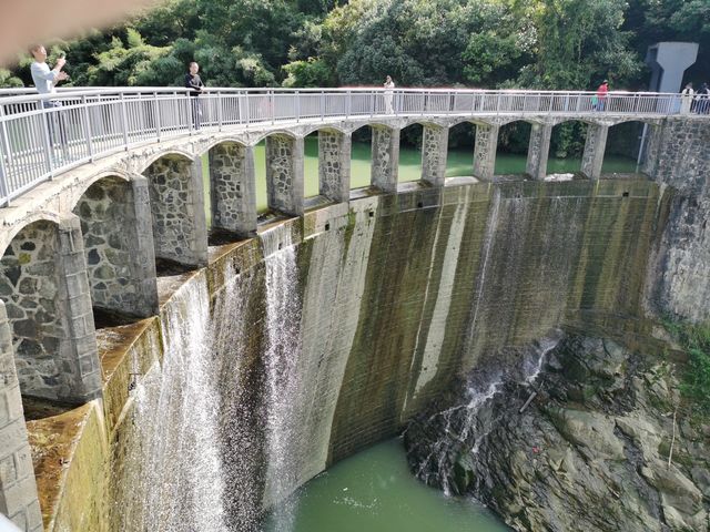 平橋石壩