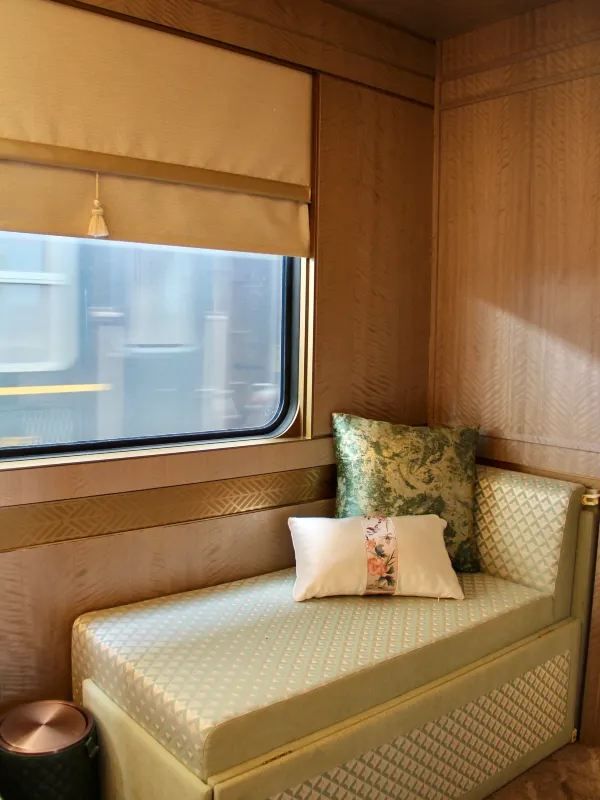 這才是國內列車天花板🔥絲路夢享號：春遊雲南5天4晚🚂