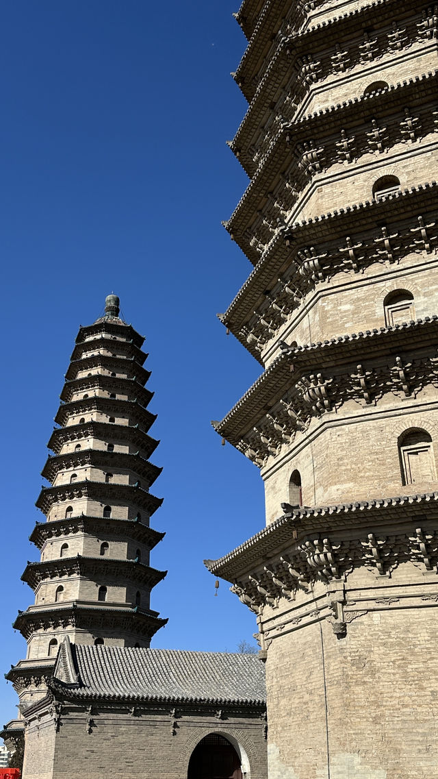 雙塔凌霄——古晉陽八景之一