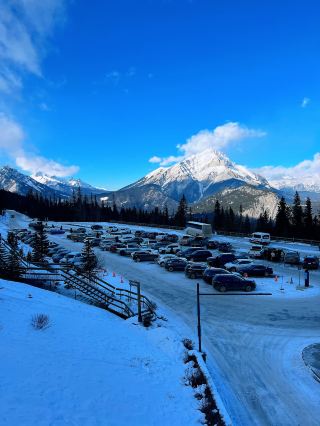A 6-Day Multi-Country Tour Including Canada: Relax and Unwind in Hot Springs!