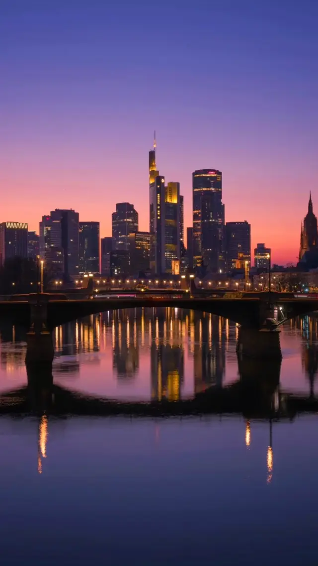 Frankfurt Impressions: Half Bustling Metropolis, Half Romantic Charm