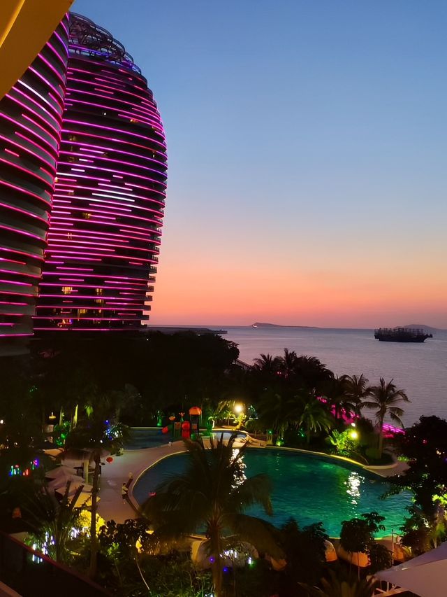 在三亞鳳凰島躺著看海景，簡直一流！