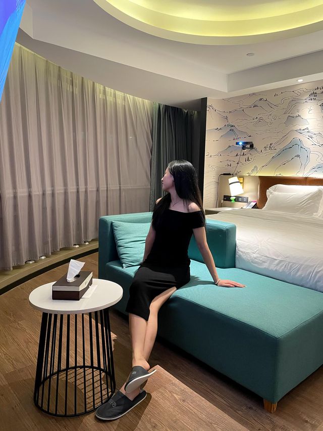 深夜酒店聊到凌晨的幸福時光
