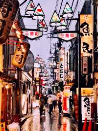 *【東京のサブカル聖地：中野百老汇でオタク天国を満喫！】**  