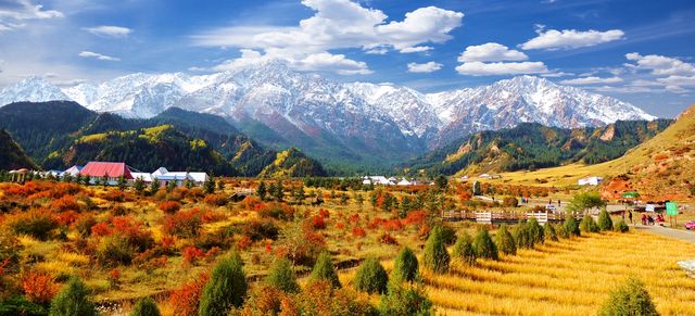 馬蹄寺秋季遊玩攻略 一、為何選擇秋季前往馬蹄寺? 1.氣候宜人:秋季(9月-10月)嘅張掖,告別 馬蹄寺秋季遊玩攻略 一、為何選擇秋季前往馬蹄寺? 1.氣候宜人:秋季(9月-10月)嘅張掖,告別