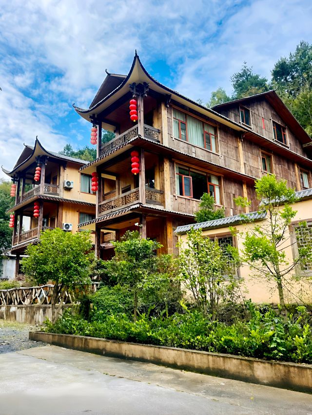 住進百丈峽的山野裡，把張家界的風景藏進日常
