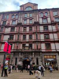 🛍️ Review: The Vibrant Artery of Shanghai - Nanjing Road