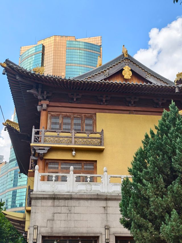周末暴走魔都上海,外灘夜景和都市繁華讓人上頭!這條2號線沿線的靜安寺周邊攻略收好喇~  Day1暴 周末暴走魔都上海,外灘夜景和都市繁華讓人上頭!這條2號線沿線的靜安寺周邊攻略收好喇~  Day1暴