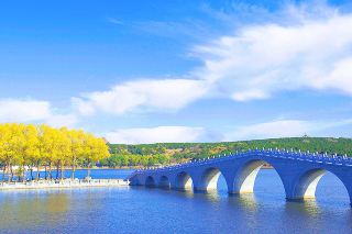 푸신에 숨겨진 보물 휴양지! 워터파크, 스키, 갈매기 호수 경치까지 모두 갖췄어요.