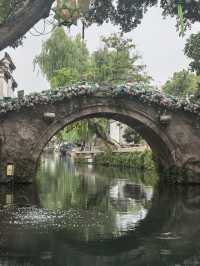 總要去趟周莊古鎮吧，看看課本裡的江南