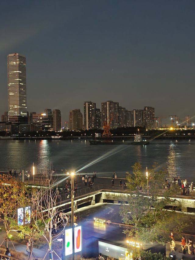 在藝術展,被光影看穿的溫柔 在藝術展,被光影看穿的溫柔