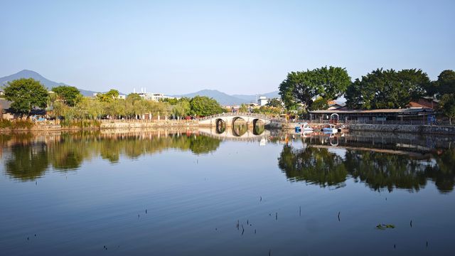 清晨的陽光下,珠璣巷是那麼的純粹、那麼的通透 清晨的陽光下,珠璣巷是那麼的純粹、那麼的通透