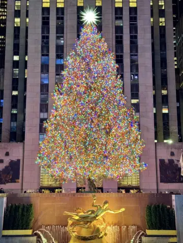 "Let's light up New York's Christmas night together!"