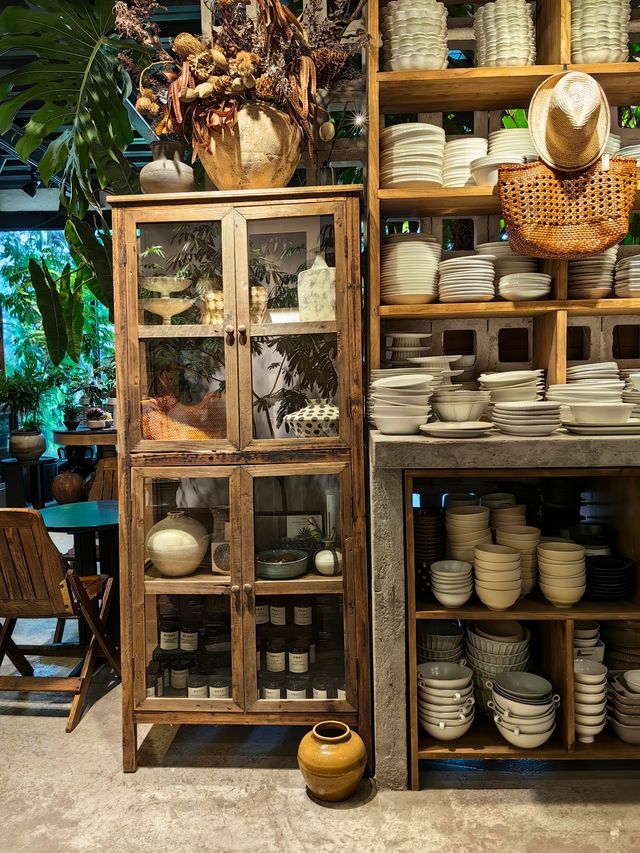 花卉市場裡的神秘咖啡機角！逛到不想走