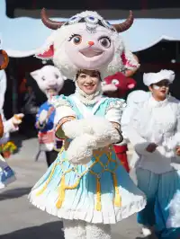 安排！餵完海鷗直奔這裡感受濃濃民族風情