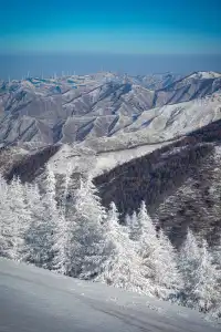 北京之巔的風雪浪漫東靈山徒步攻略