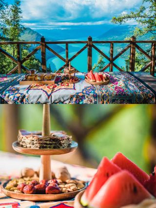 Northern Xinjiang Kanas | A secret mountaintop wooden cabin next to the fish-watching platform, stay between the core mountains and lake of Kanas