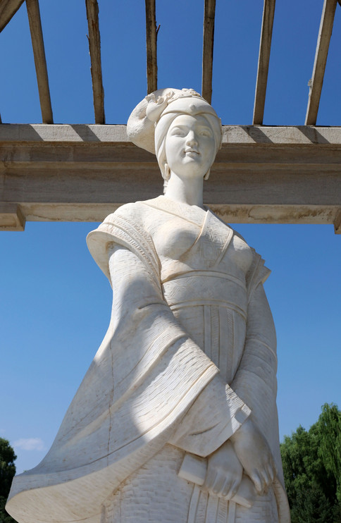 Hohhot southbound immersive visit to the Zhaojun Museum | Trip.com