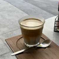 คาเฟ่ BRIX เปิดในโรงแรม Salil ริมแม่น้ำ