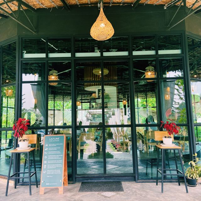 🌻 Lapuné Cafe and Scene  🌻