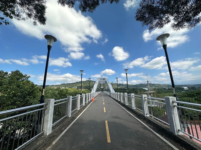🚴‍♀️ 后豐鐵馬道：踏上自然之旅，探索鐵道遺跡！🌳
