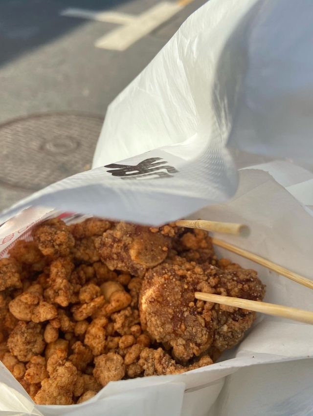 ［台南/中西區］ 吳記阿聖排骨酥國華店｜國華街美食 調味不錯 但可惜有骨頭🦴 