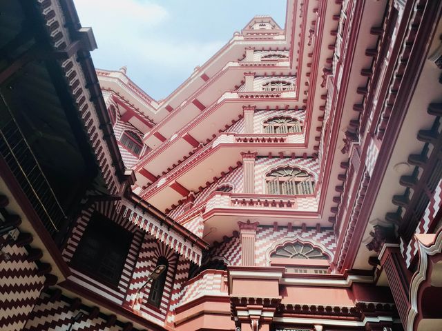 斯里蘭卡首都，可倫坡里的粉紅清真寺！