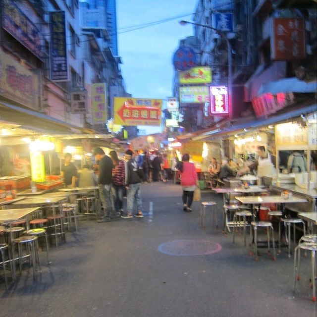 ❤️ Eating at Keelung Miaokou Night Market❤️