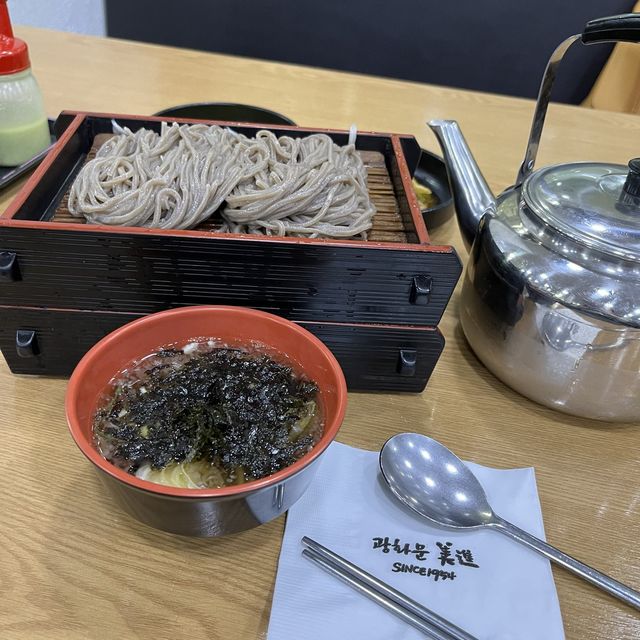 【韓国ソウル・鐘閣】1954年創業ミシュラン掲載の伝統蕎麦店「美進」