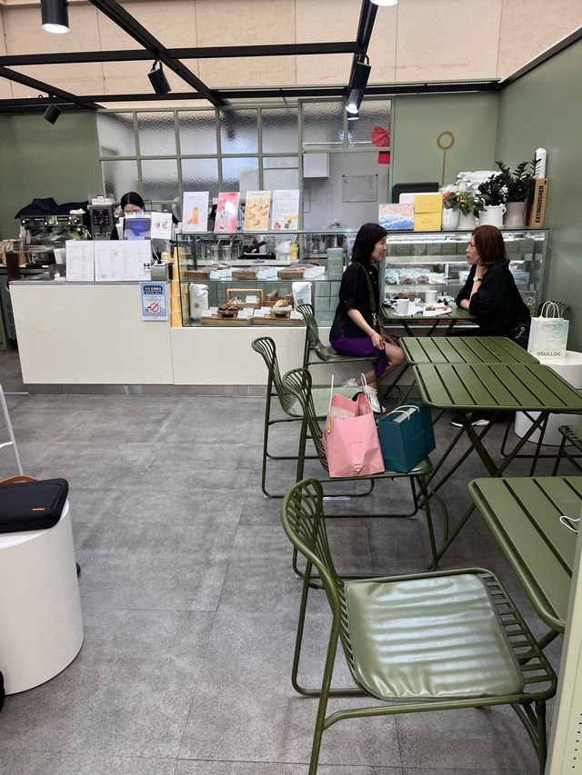 韓国/ソウル【高速ターミナル】鍵のマークがかわいい💚カフェ