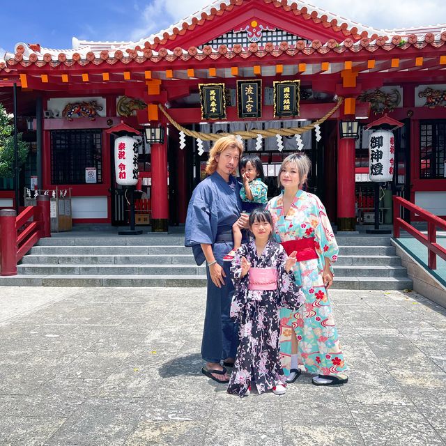 《沖繩旅行》最近國際通嘅沙灘玩沙+着和服👘去神宮打卡+去埋playhouse玩