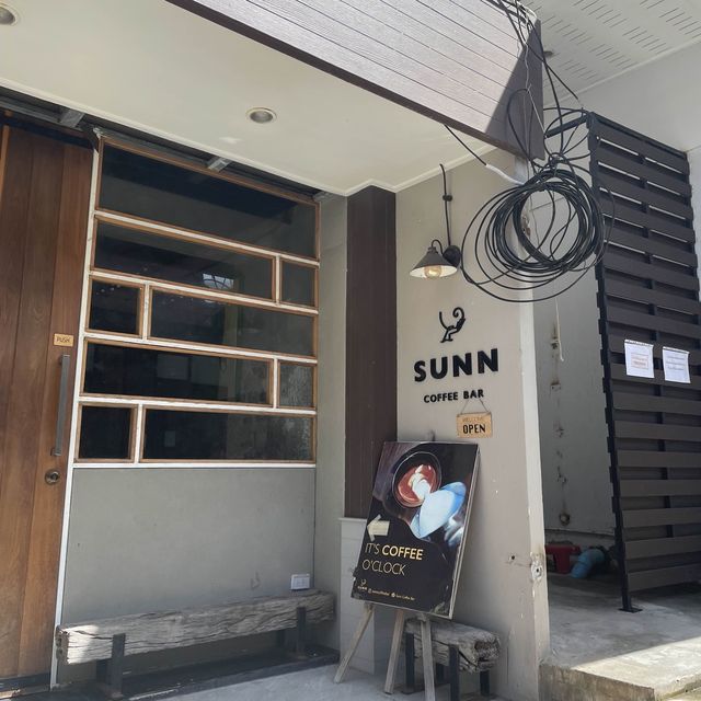 Daily coffee fix @ Sunn Coffee Bar, Krabi 🥤