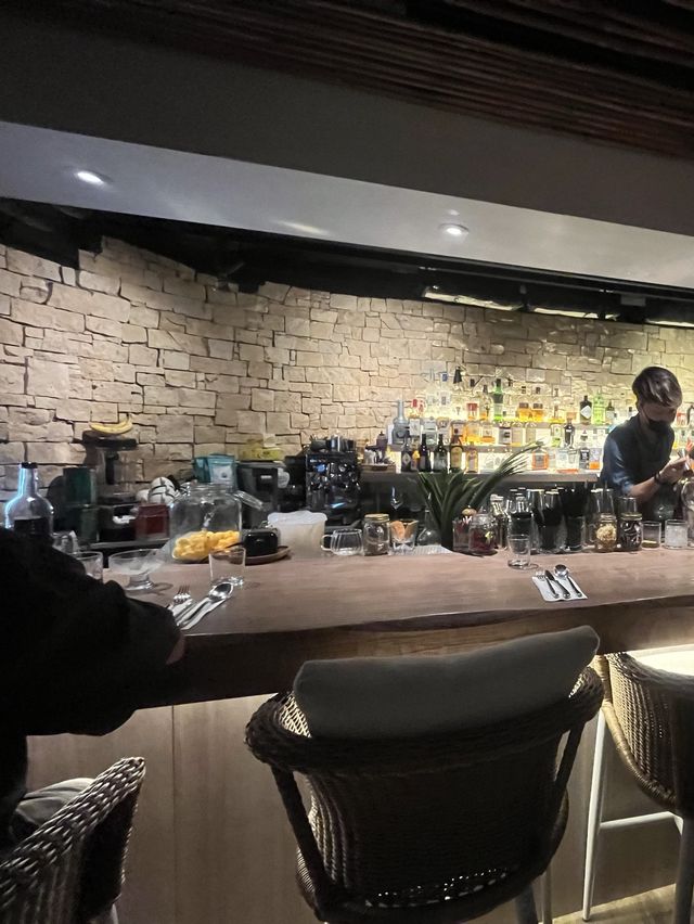 ✨Chill爆東南亞fusion菜 2層高🤩維港海景酒吧餐廳🌌
