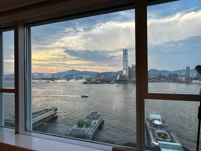 Four Seasons Hotel Hong Kong 🌸✨