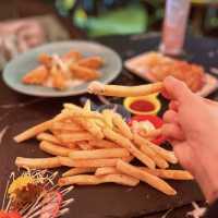 諾士佛台型格Cyber酒吧 多款西日fusion佐酒小食