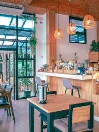 ‘dee café & bistro‘ คาเฟ่สไตล์ประยุกต์
